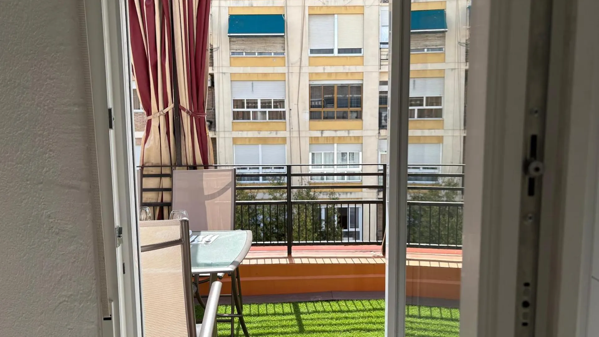 アパート コルドバAtico De La Catedral Con Terraza Privadaアパートメント スペイン